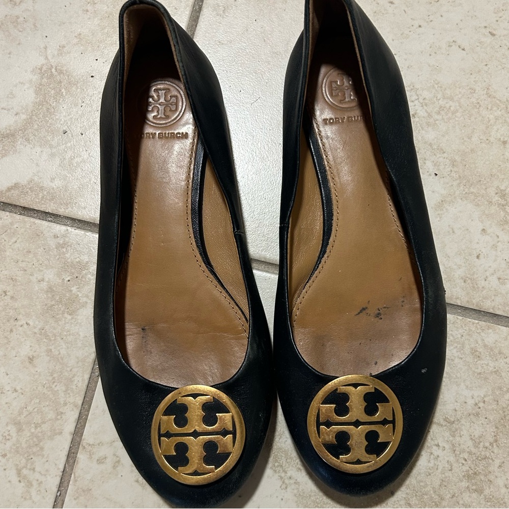 Tory Burch black leather flats